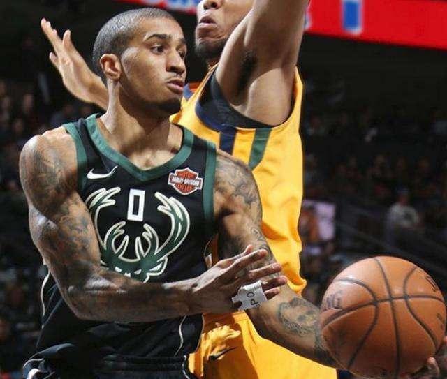 哈登今夏帮快船组建豪华阵容获美媒夸赞 马克西：他在费城牺牲很多