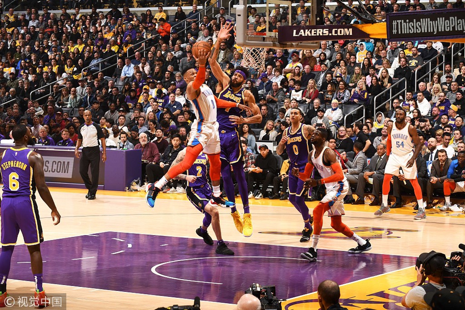 周琦在澳洲打球时险些离婚 家庭变故让妻子一度破防